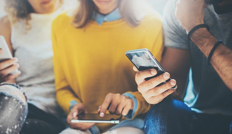 Mobilefees.gov.gr: Απαλλαγή από τα τέλη κινητής τηλεφωνίας για τους συνδρομητές 15-29 ετών