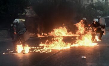 Επίθεση με βόμβες μολότοφ σε αστυνομικούς στην Πάτρα