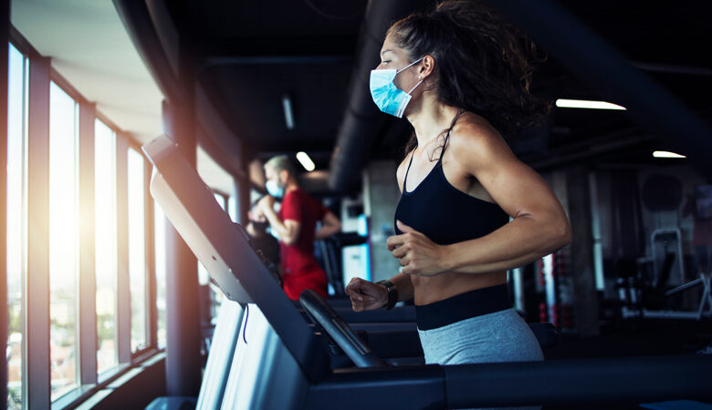 Έρευνα: Η χρήση μάσκας στα γυμναστήρια θα είναι ασφαλής για υγιείς ανθρώπους