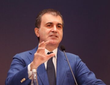 Τσελίκ: Η απόφαση του PKK να διαλυθεί είναι ένα σημαντικό βήμα