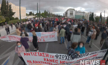 Εικόνες από τη συγκέντρωση στο Σύνταγμα για τα δημοκρατικά δικαιώματα