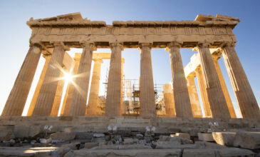 Υψηλή βαθμολογία παίρνει η Αθήνα από τους τουρίστες – Πόσα χρήματα χαλάνε ημερησίως