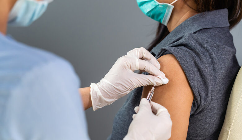 Πελώνη: Μέχρι το τέλος Μαΐου θα έχουν γίνει περισσότεροι από 5.600.000 εμβολιασμοί