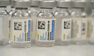 Κορονοϊός: Στα μέσα Απριλίου οι πρώτες δόσεις του εμβολίου της Johnson & Johnson στην ΕΕ