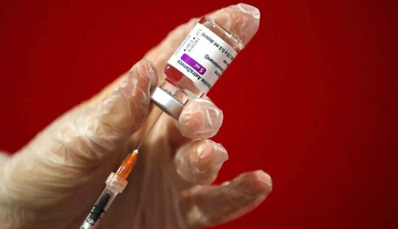 Κορονοϊός: Σοβαρές αλλεργίες στις ενδεχόμενες παρενέργειες του εμβολίου της AstraZeneca