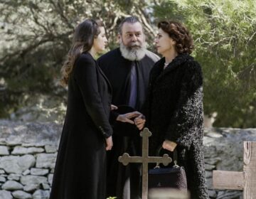 Άγριες Μέλισσες: Η κρυμμένη πλεκτάνη του 1920 έρχεται στο φως και αποκαλύπτει την αρχή του κακού