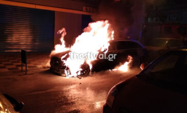 Θεσσαλονίκη: Ταξί τυλίχτηκε στις φλόγες τα ξημερώματα – Δείτε το βίντεο