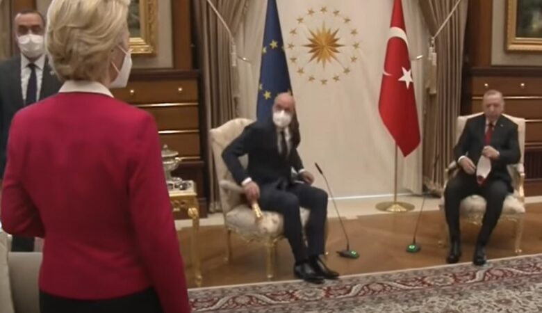 Σάλος στα διεθνή ΜΜΕ για την αντιμετώπιση της προέδρου της Κομισιόν από τον Ερντογάν