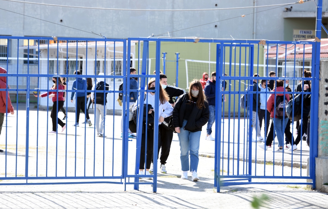 Τα μέτρα προστασίας στα σχολεία για τη μείωση μετάδοσης λοιμώξεων του αναπνευστικού