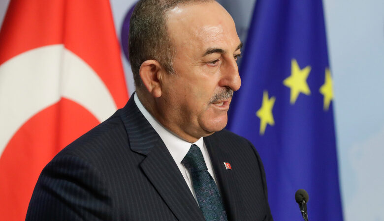 Κορονοϊός: «Κόλλησε» ο Τούρκος υπουργός Εξωτερικών