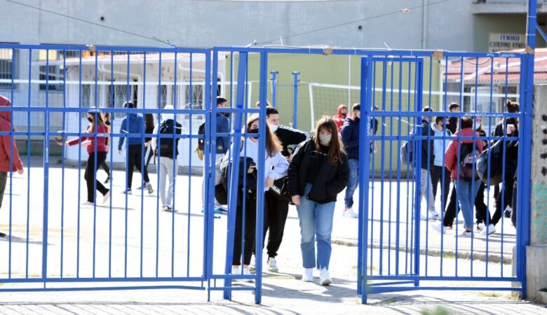 Βασιλακόπουλος: Προς αύξηση κρουσμάτων – Κρας τεστ τα σχολεία – Πότε θα απαλλαγούμε από τον κορονοϊό