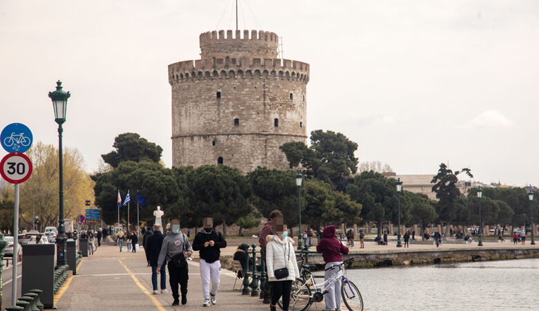 Θεσσαλονίκη: Είχε κορονοϊό, έσπασε την καραντίνα και «έφαγε» πρόστιμο 5.000 ευρώ