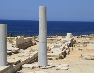 Το νησί του Αιγαίου που δεν έχει κατοίκους αλλά μοιάζει με… υπαίθριο μουσείο