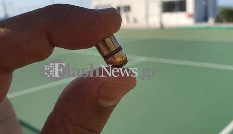 Σφαίρα καρφώθηκε σε γήπεδο τένις στα Χανιά την ώρα που γινόταν αγώνας