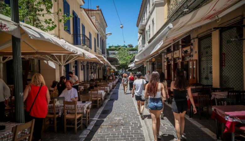  Σαρηγιάννης: Εντοπίστηκε μετάλλαξη του κορονοϊού στο κέντρο της Αθήνας