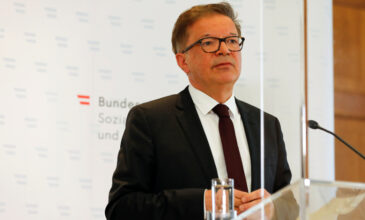 Παραιτήθηκε ο υπουργός Υγείας της Αυστρίας λόγω εξάντλησης από τη διαχείριση της πανδημίας