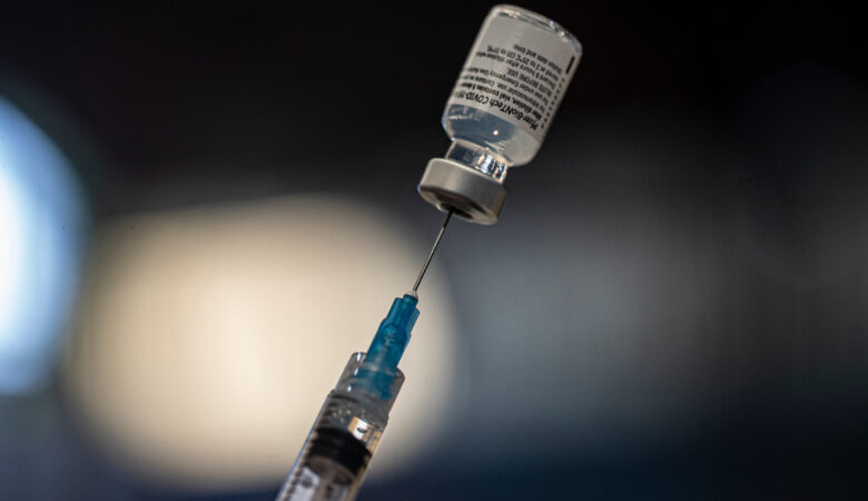 Νέα έρευνα – Εμβόλιο Pfizer: Σε 5 μήνες μειώνεται δραματικά η προστασία από λοίμωξη