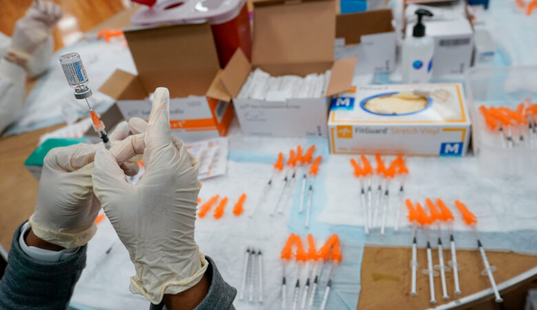 Κορονοϊός: Παγκόσμια ψυχρολουσία με την αναστολή του εμβολίου της J&J