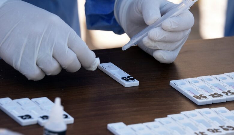 Ηράκλειο: Αναβλήθηκε η δίκη του φαρμακοποιού για την έκδοση ψευδών βεβαιώσεων rapid test