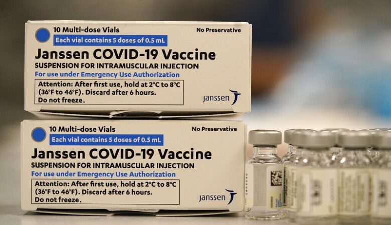 Γαλλία: Το εμβόλιο της Johnson & Johnson θα χορηγείται σε άτομα άνω των 55 ετών