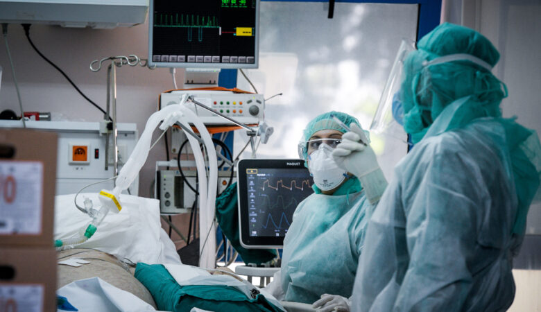 Παραιτήθηκε ο διοικητής του νοσοκομείου Αγρινίου για τους θανάτους στη ΜΕΘ