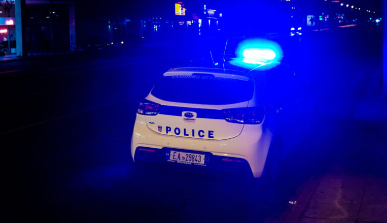 Θεσσαλονίκη: Τραυματίστηκε σοβαρά αστυνομικός μετά καταδίωξη αυτοκινήτου, στο οποίο επέβαιναν τρία άτομα