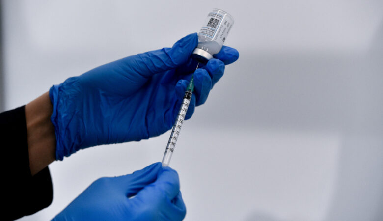 Εξαδάκτυλος – Γκάγκα: «Ευτυχώς» υπάρχει ο εμβολιασμός