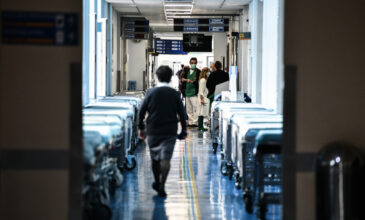 Κορονοϊός: Συναγερμός στα νοσοκομεία – Αυξάνονται οι εισαγωγές ασθενών
