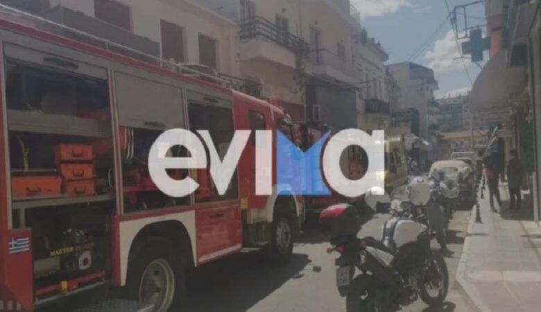 Άνδρας καταπλακώθηκε από κατάρρευση τοίχου σε σπίτι στη Χαλκίδα