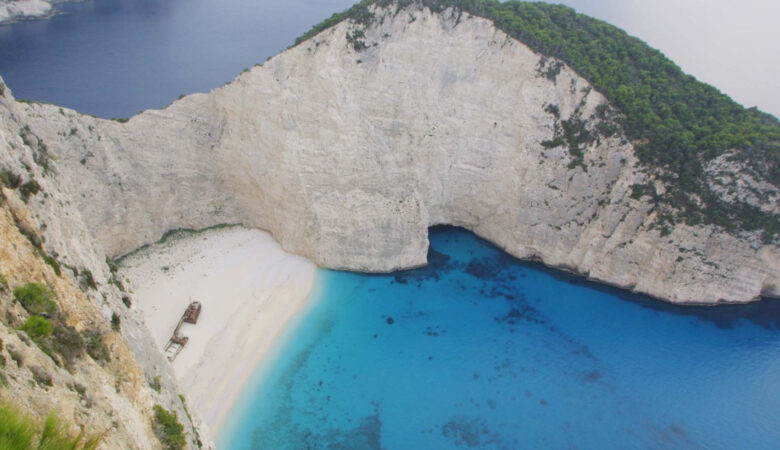Η Daily Telegraph προτείνει 15 ελληνικά νησιά για το καλοκαίρι – Ποια χαρακτηριστικά έχει το καθένα