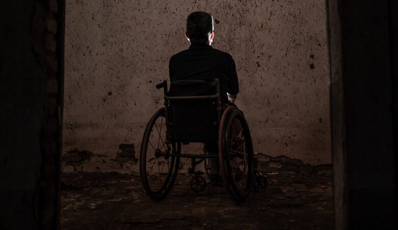 Γηροκομείο στα Χανιά: «Χιονοστιβάδα» οι καταγγελίες – «Είδα δεμένους, άλλους με τις ακαθαρσίες τους»