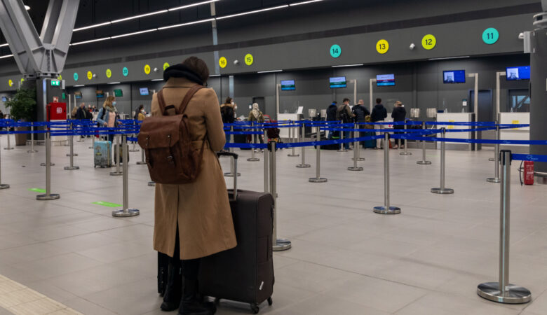 Κορονοϊός: Υποχρεωτικά με αρνητικό PCR test οι ταξιδιώτες στην Ελλάδα από την Κυριακή -Αυξήθηκαν τα κρούσματα