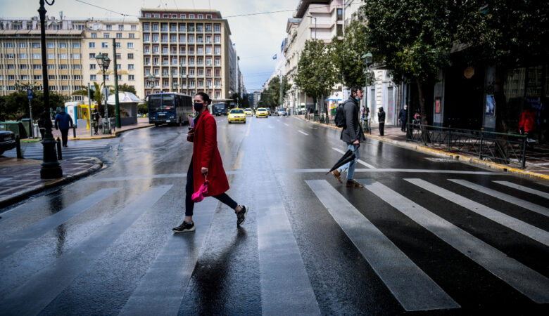 Κορονοϊός: Πώς αντιμετωπίζουν οι Έλληνες την πανδημία μετά από 20 μήνες – Έτσι σκέφτονται οι ανεμβολίαστοι