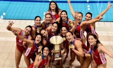 Πόλο γυναικών: Εικόνες χαράς από τις πρωταθλήτριες Ευρώπης του Ολυμπιακού