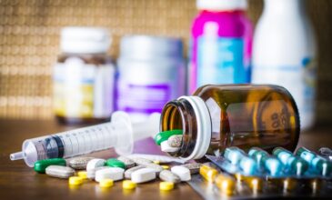 Κορονοϊός: Η Κομισιόν επιδιώκει επιτάχυνση της διαδικασίας έγκρισης πειραματικών φαρμάκων