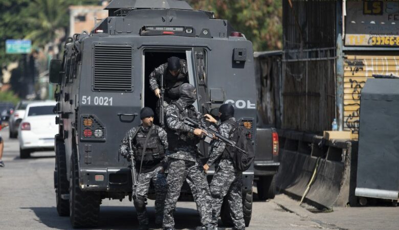 Η βραζιλιάνικη αστυνομία ερευνά συνεργάτες του πρώην προέδρου Μπολσονάρου για απόπειρα πραξικοπήματος