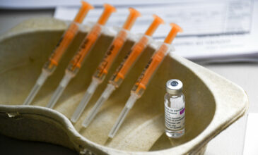 Κορονοϊός: Τα δύο τρίτα των Βρετανών έχουν κάνει τουλάχιστον μία δόση του εμβολίου