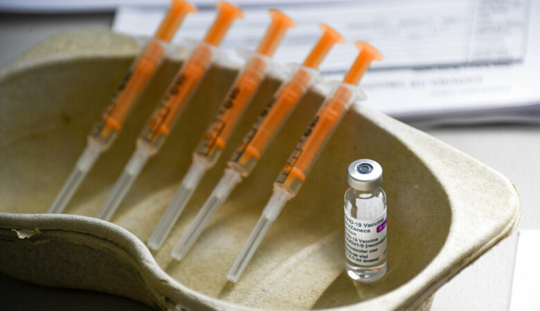 Κορονοϊός: Τα δύο τρίτα των Βρετανών έχουν κάνει τουλάχιστον μία δόση του εμβολίου