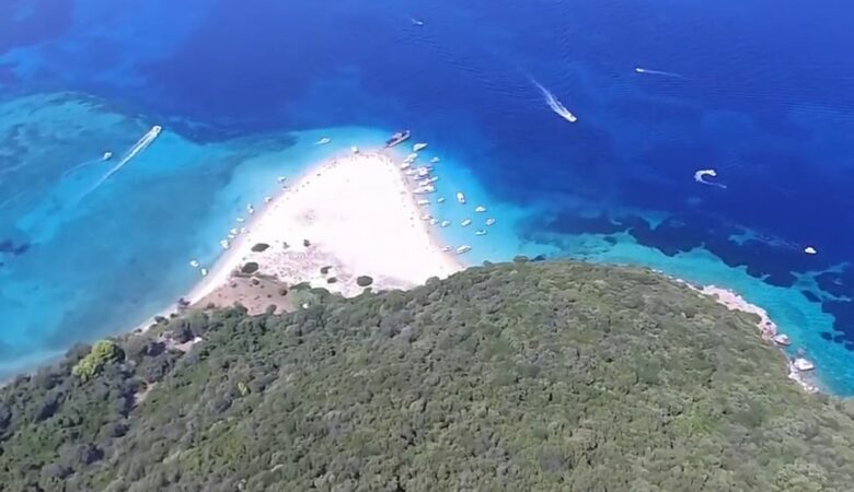 Το εξωτικό ελληνικό νησί που μοιάζει με χελώνα