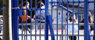 Δωδεκάχρονος απείλησε με μαχαίρι συμμαθητή του σε αυλή δημοτικού σχολείου, στη Θεσσαλονίκη