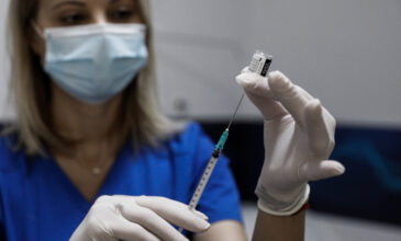 Κικίλιας: Σπάμε το φράγμα των 5.000.000 πλήρως εμβολιασμένων