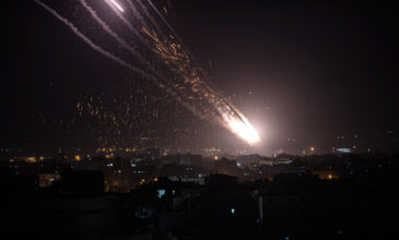 Ολονύκτιες συγκρούσεις Ισραηλινών-Παλαιστινίων: Ρουκέτες και αεροπορικές επιδρομές