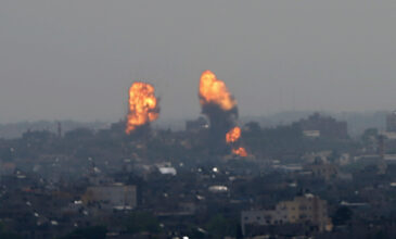 Ισραηλινά άρματα μάχης κατά μήκος των συνόρων με τη Λωρίδα της Γάζας