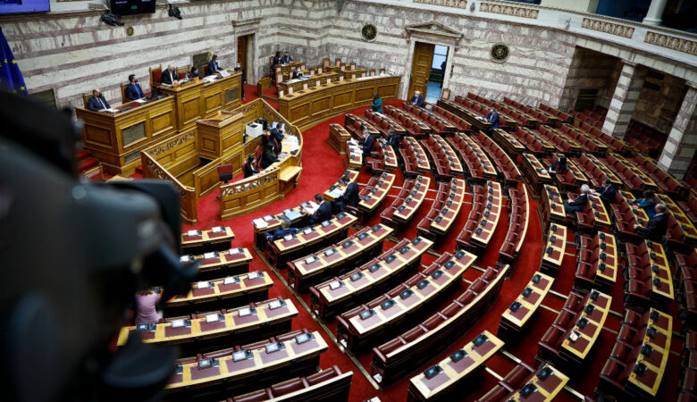 Εργασιακό νομοσχέδιο: Δείτε ζωντανά την μάχη των αρχηγών στη Βουλή