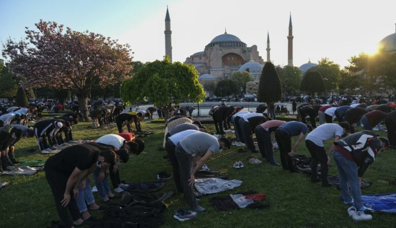 Ερντογάν για τα δύο χρόνια μετατροπής της Αγίας Σοφίας σε τζαμί: «Η καλύτερη απάντηση στην ισλαμοφοβία της Ευρώπης»