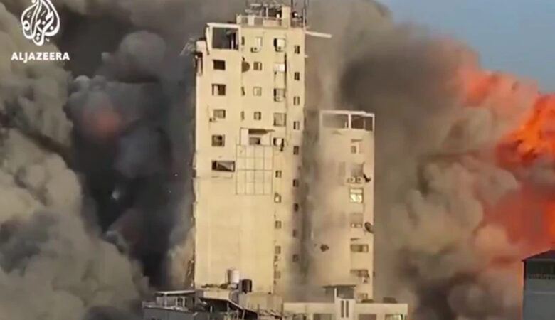 Ισραήλ: Νέο σοκαριστικό βίντεο – Καρέ καρέ η κατάρρευση κτιρίου 14 ορόφων μετά από βομβαρδισμό