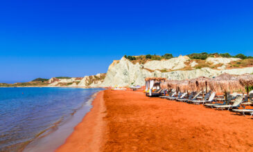 Μία από τις 20 πιο παράξενες παραλίες του κόσμου είναι ελληνική