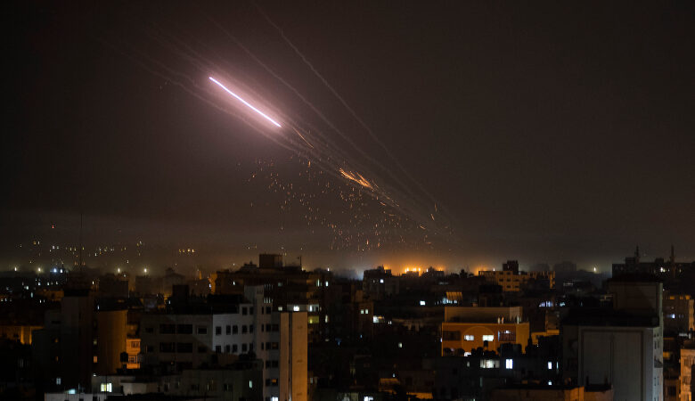 Ολονύκτιο θρίλερ στη Γάζα: Ο ισραηλινός στρατός ανακοίνωσε εισβολή και μετά τη… διέψευσε