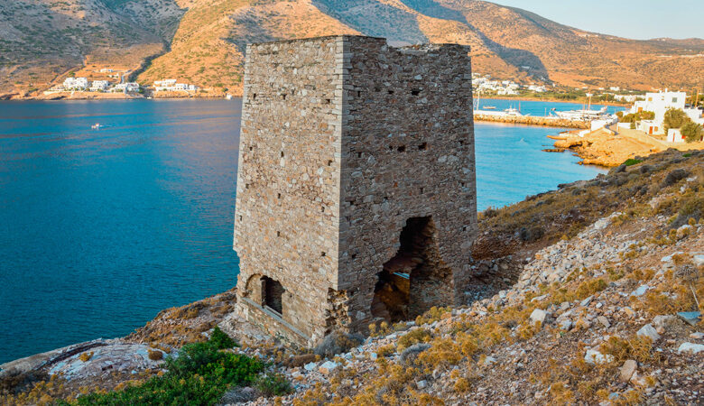 Το ελληνικό νησί όπου συνεχίζεται η επικοινωνία με… καπνό