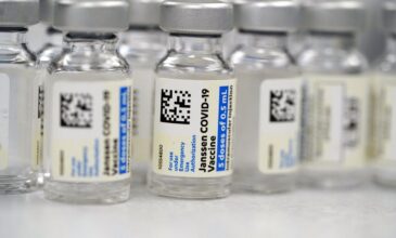 Κορονοϊός: Η Johnson & Johnson θα παραδώσει τα μισά από τα συμφωνημένα εμβόλια στην ΕΕ